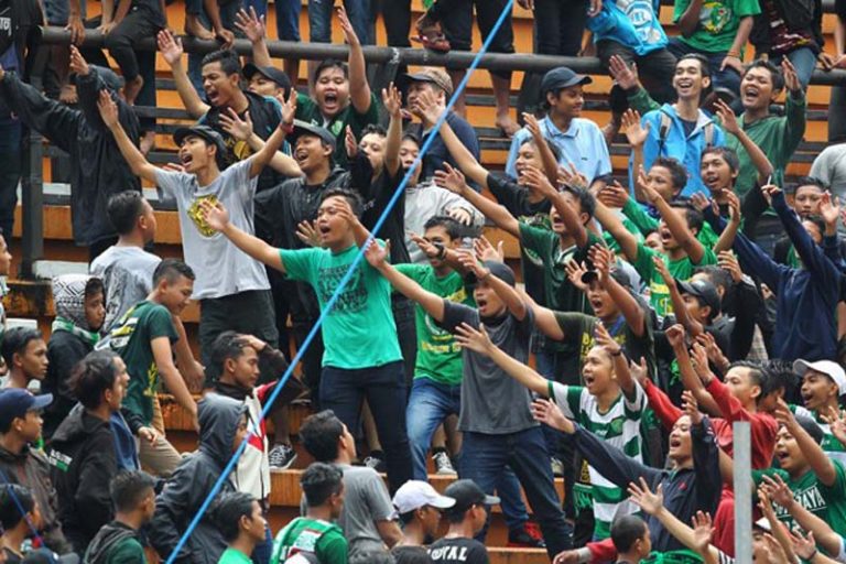 4 Supporter Bola ini Merupakan yang Terbanyak dan Paling Fanatik di
